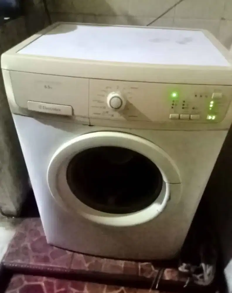 Di jual mesin cuci electrolux