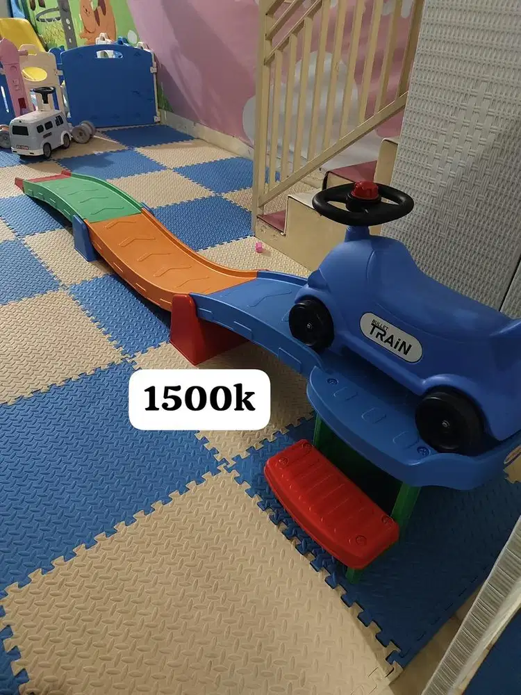 Mainan kereta seluncur