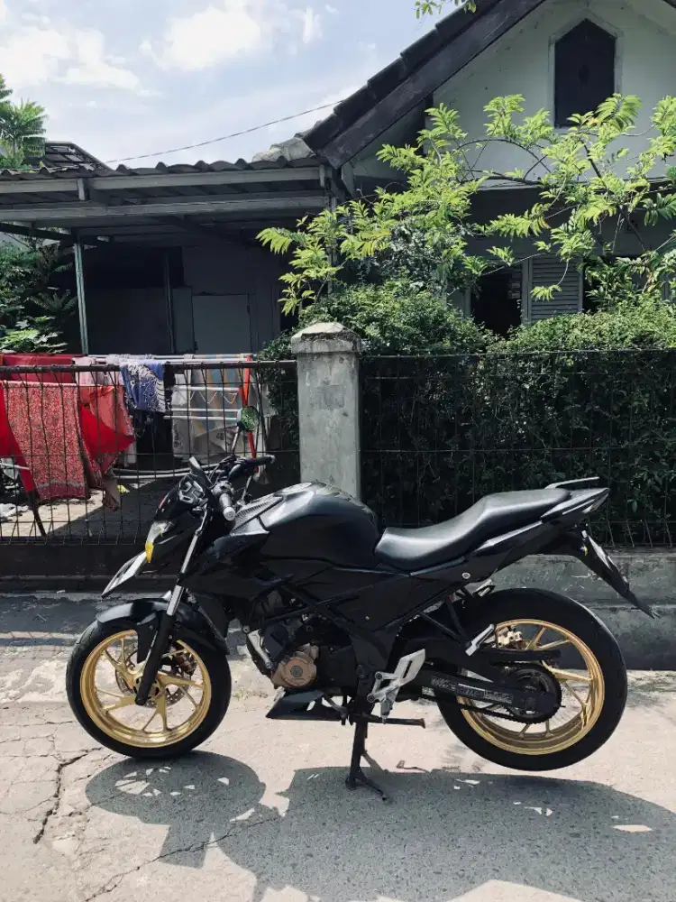 Cb150r..mulus tingal pake