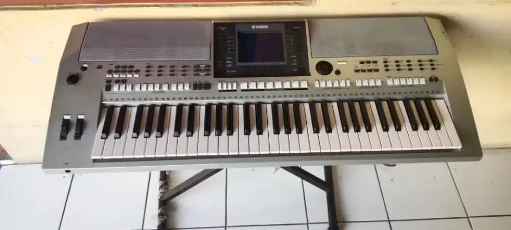 Keyboard yamaha psr s700