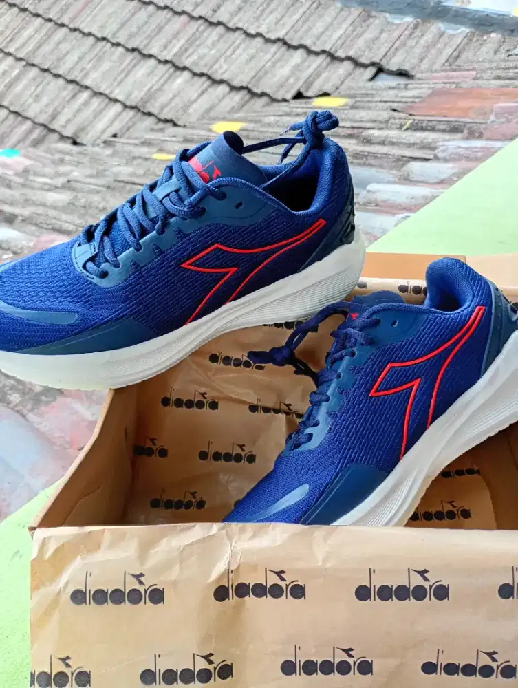 Diadora Nozzle (M) Navy size USA 8 Europa 41