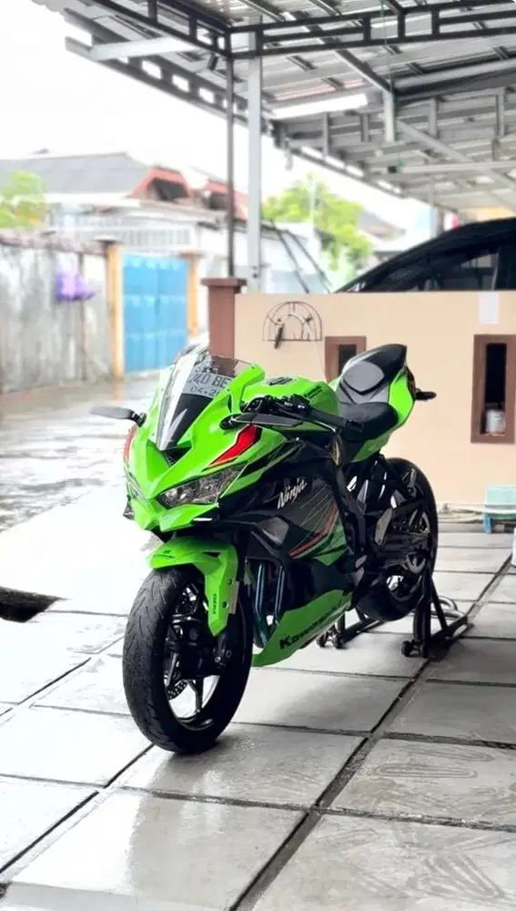 ZX 25RR ABS QUICKSHIFTER KM: 6.600 BISA TUKAR TAMBAH MOBIL