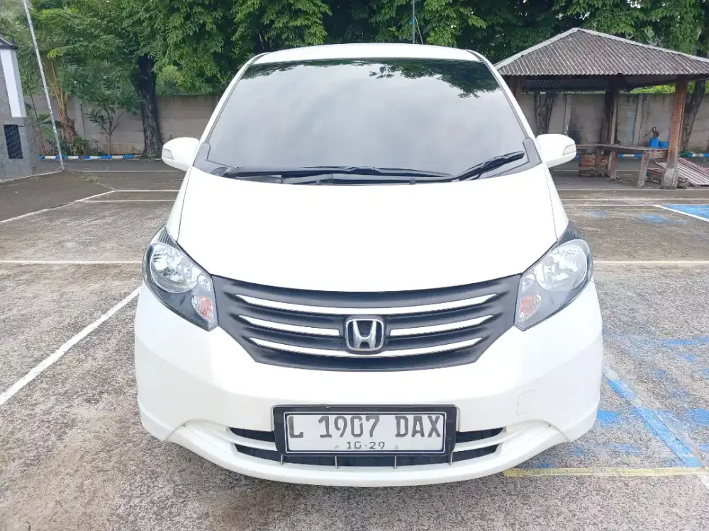 Honda Freed E PSD Super Istimewa Terawat