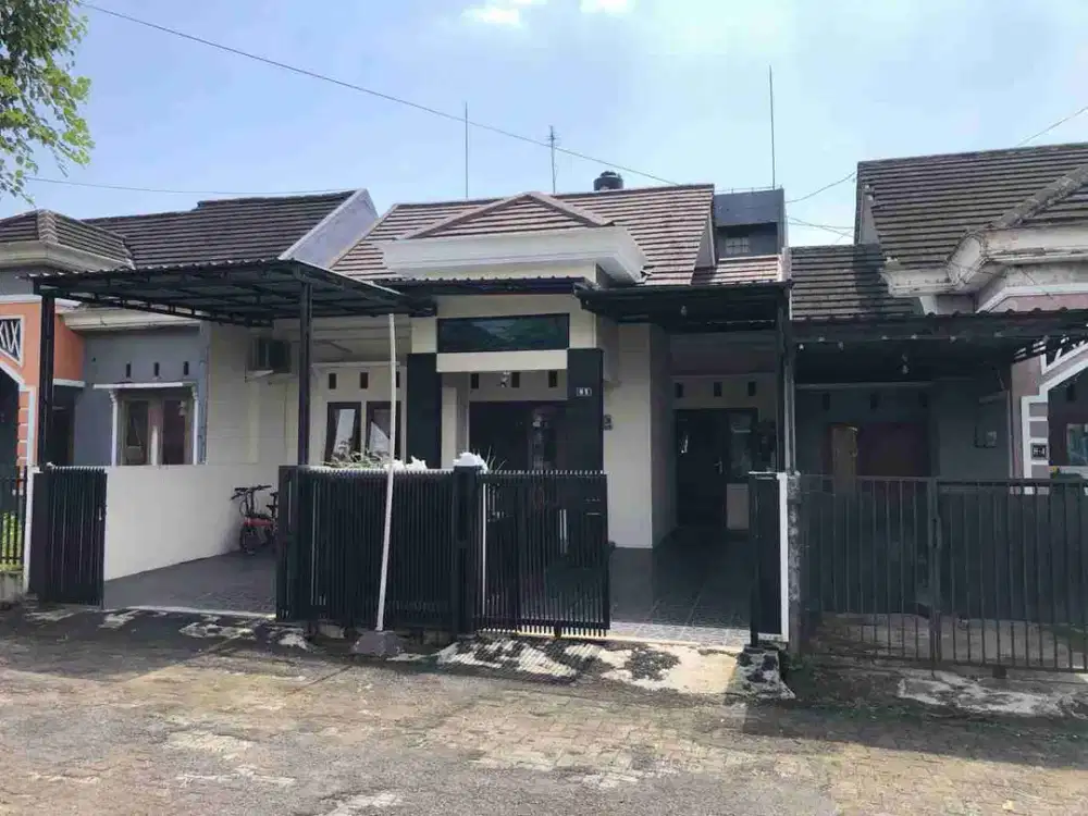 Rumah Cantik 2 lantai Sapphir regency