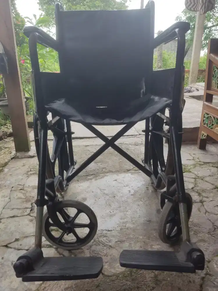 Kursi roda + perambat segi empat