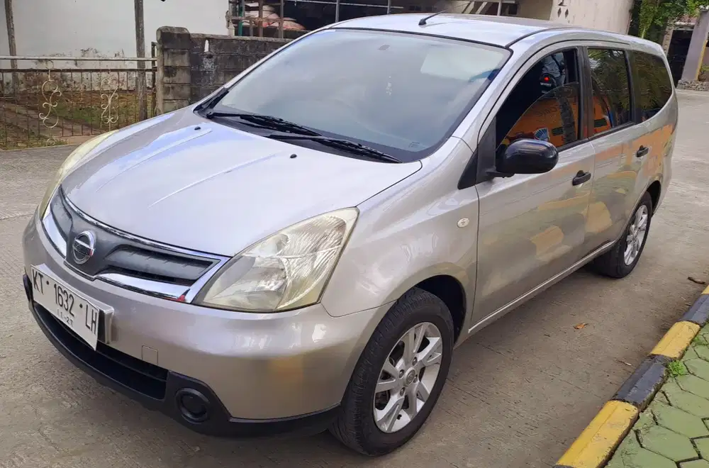Nissan Livina 2012 Bensin