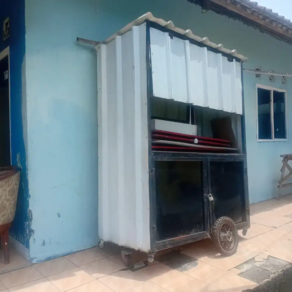 DIJUAL ETALASI JUALAN