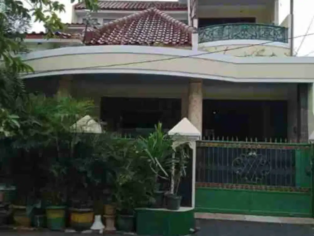 RUMAH TENGAH KOTA DI JL MANGGIS LAMPER SEMARANG SELATAN