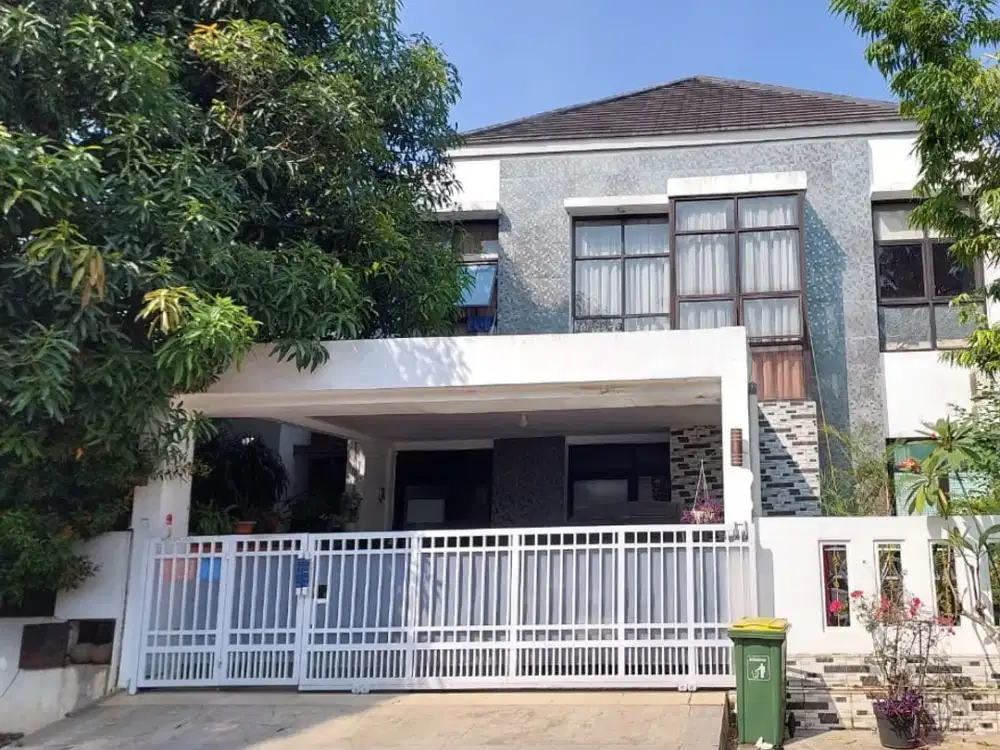 Rumah 2 lantai, Nyaman dan Asri. di Kencana Loka, BSD