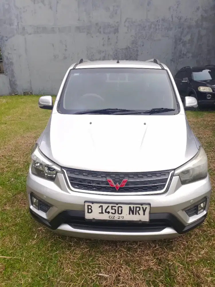 WULING SILVER CONFERO S LUX plus 2019 CAPTEN SEAT LOW KILOMETER