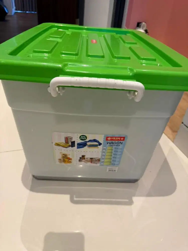 BOX LION STAR 82 liter ada 6 box