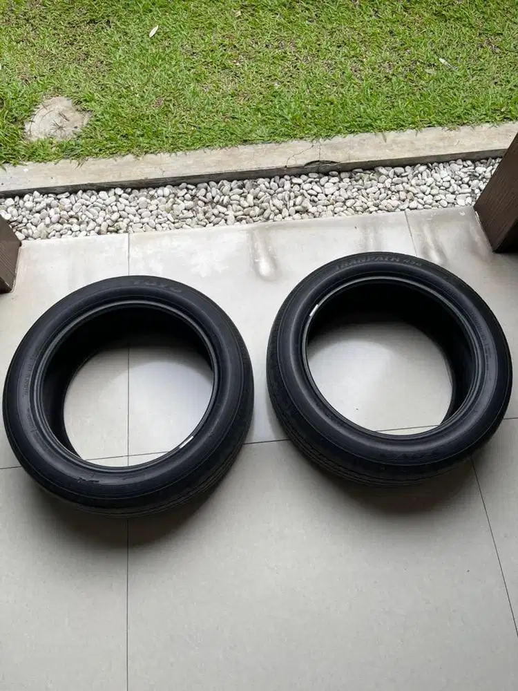 Ban Toyo Tranpath R30 235/50 R18