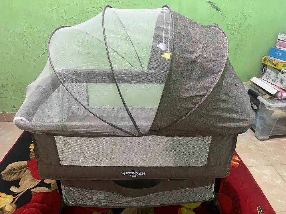 Tempat tidur bayi box Spacebaby