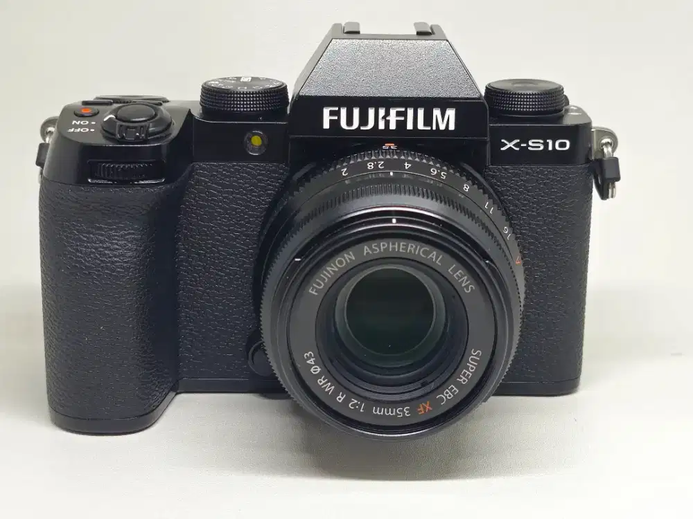 Fujifilm X-S10 + Lensa 35mm f/2 R WR