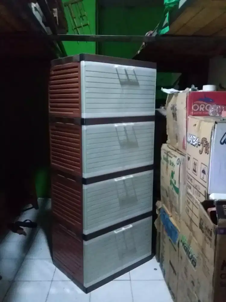 lemari plastik jumbo