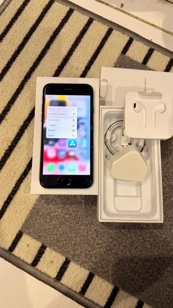 Dijual Iphone 7 Black 32GB Lengkap Terdaftar