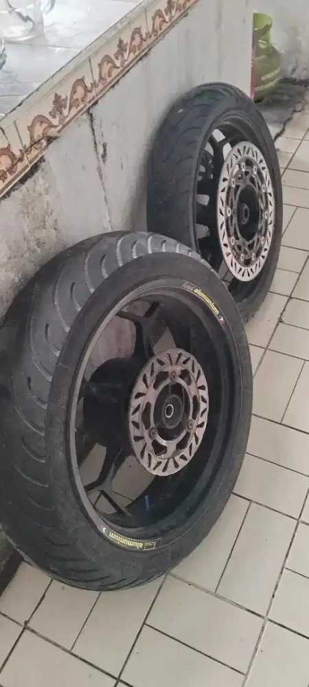 Jual ban dan pelek racing