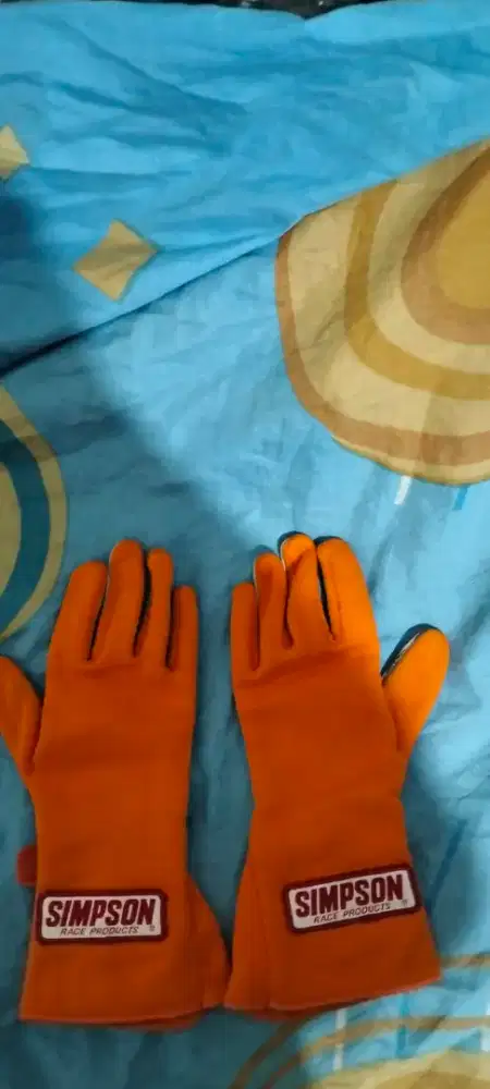 SARUNG TANGAN UNTUK BALAP MERK SIMPSON MADE IN USA SEPERTI BARU