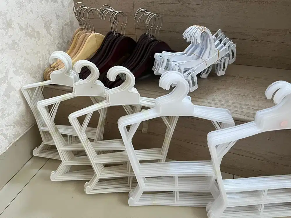 Gantungan baju anak2