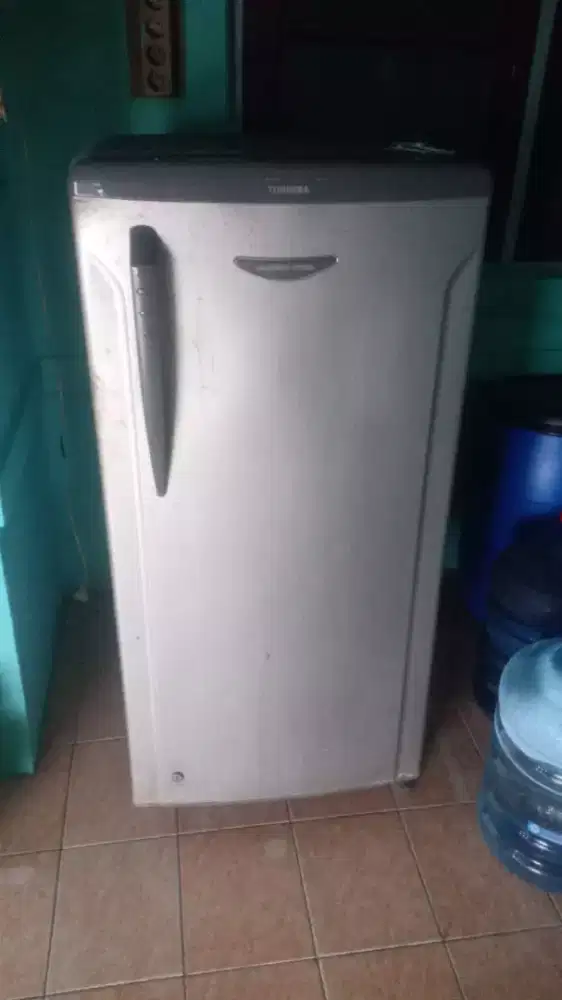 Kulkas freezer merk Toshiba