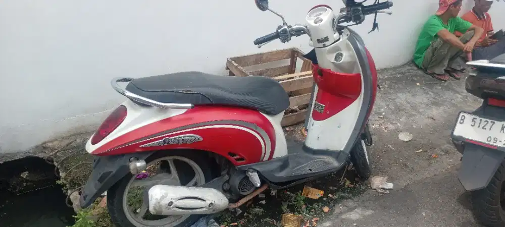 Honda scoopy 2012 merah