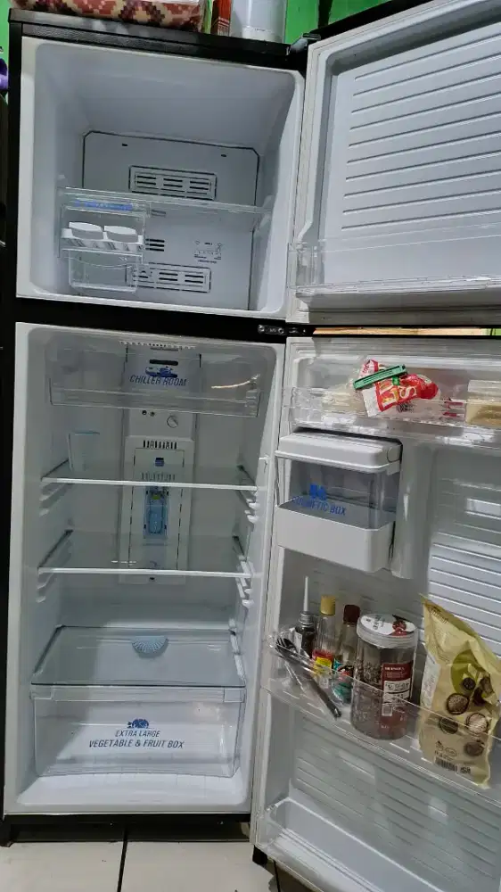 Jual kulkas 2 pintu Aqua inverter