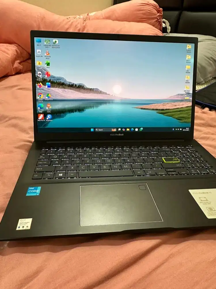 Asus k513 15.3 inch oled i3