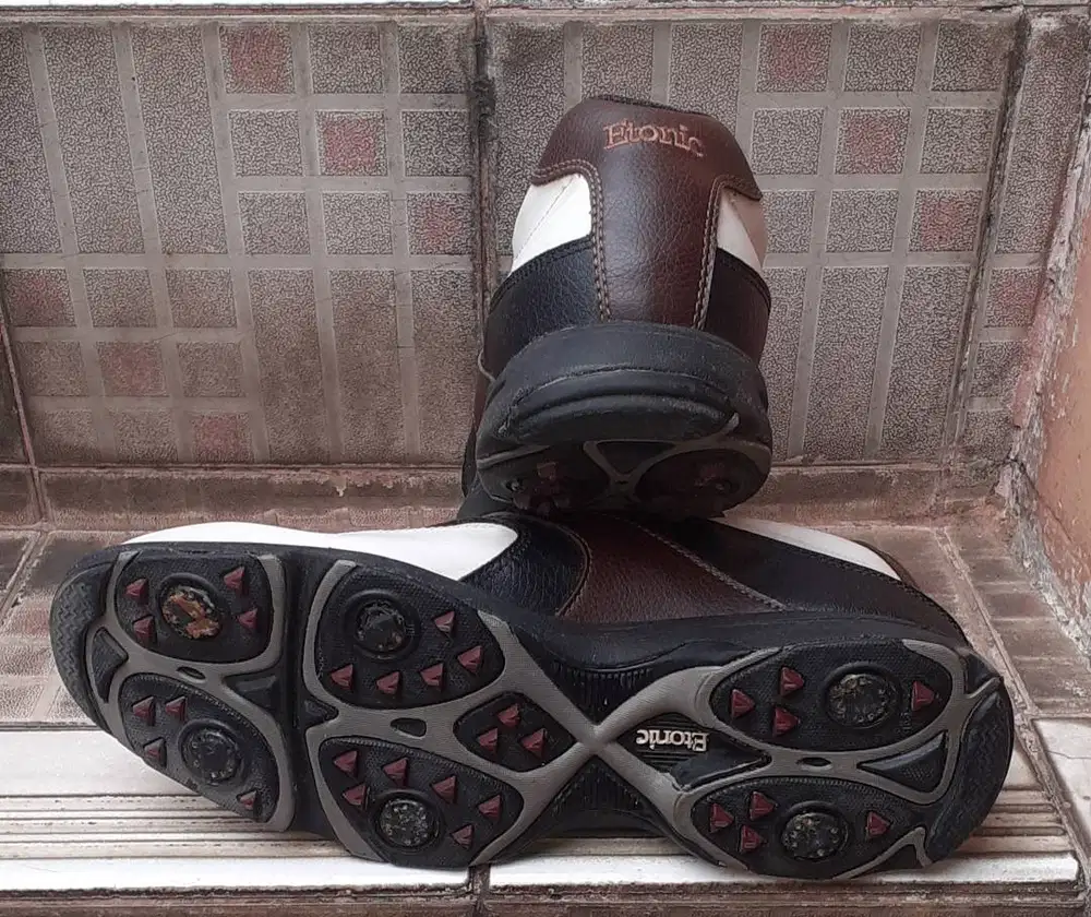 Sepatu Golf Klasik merk ETONIC  No.44