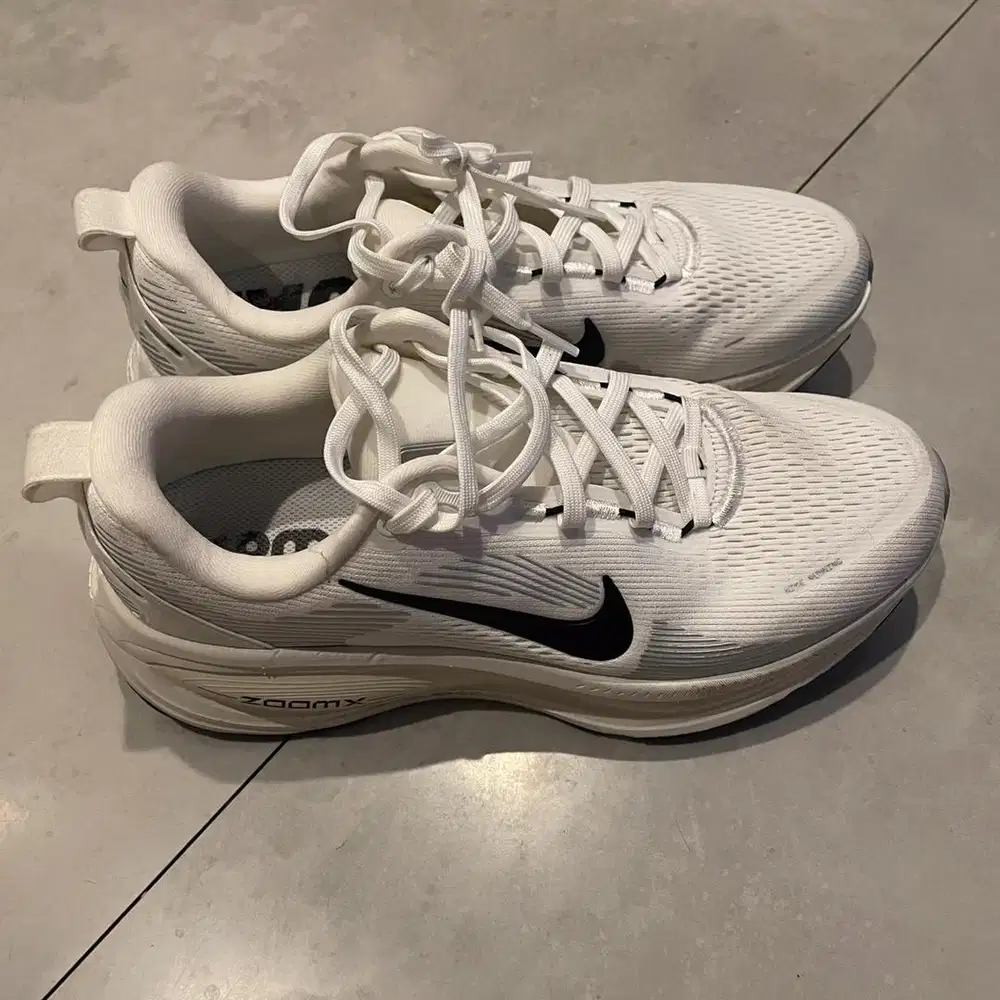 [BOUGHT IN JAPAN] NIKE VOMERO 18 SUMMIT WHITE COCONUT MILK