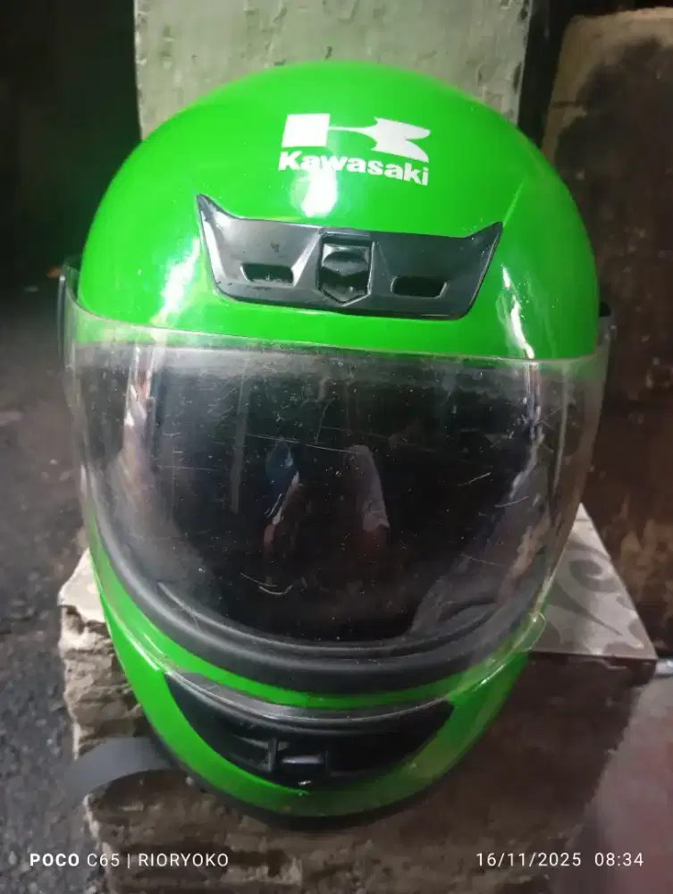 Helm Kawasaki ninja