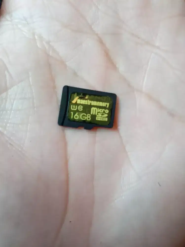 Kartu memori 16 GB