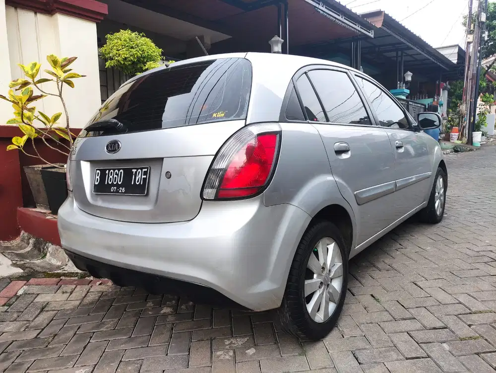 Kia Rio 2011 Bensin
