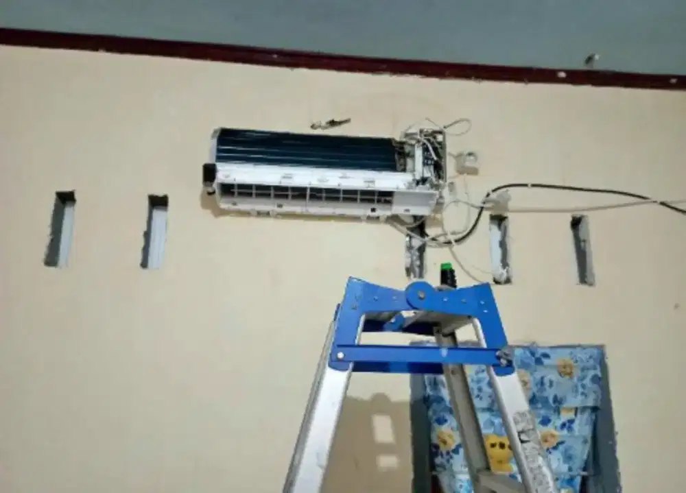 SERVICE AC PERBAIKAN DAN MAINTENANCE