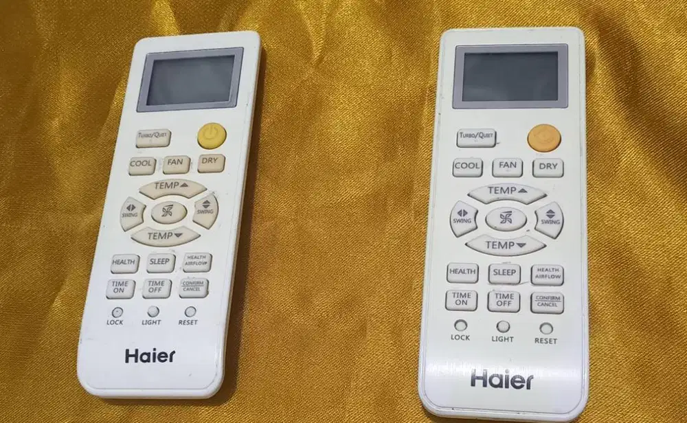 2 bh Remote AC Haier Turbo Cool,Original,Fungsi Normal,mulus,murahNet.