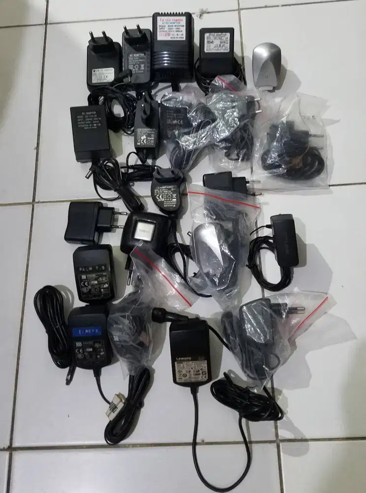 Aneka Macam Trafo/Adaptor,5Volt--40Volt,Harga murah 15rb-60rb/NET.