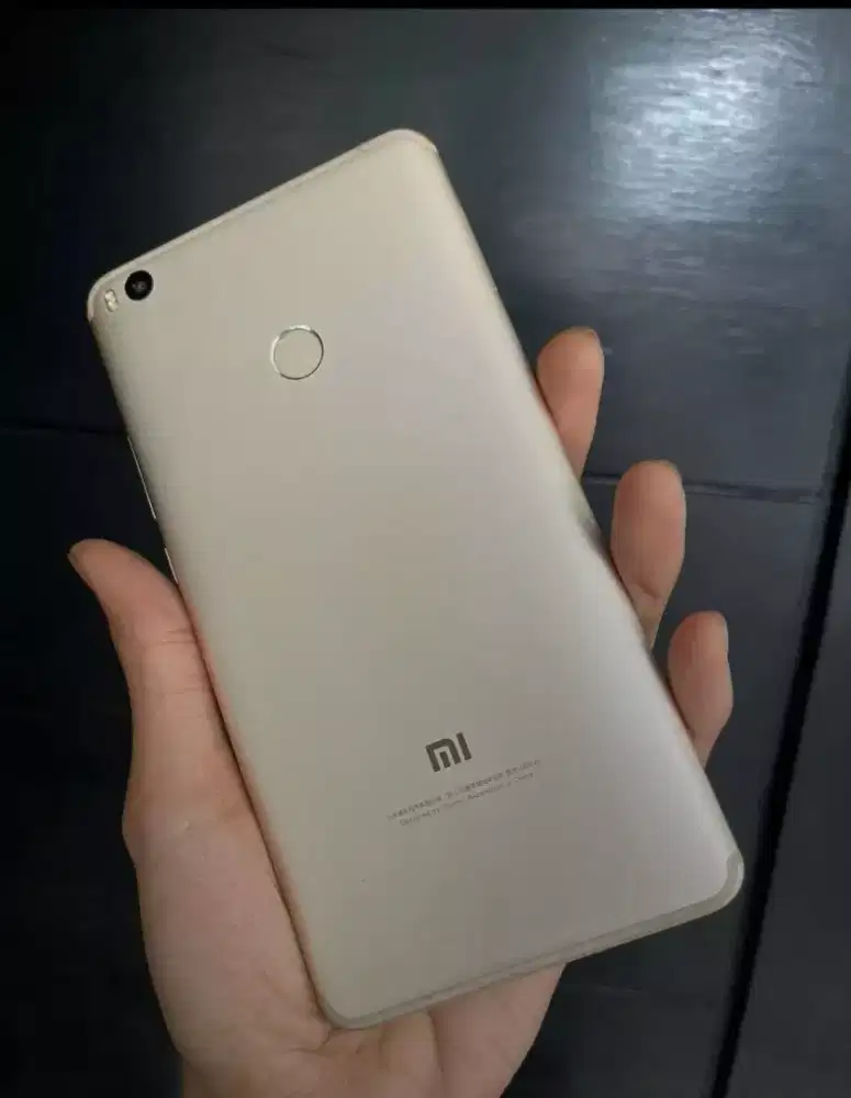Jual Xiaomi mi max 2 normal no minus 4/64 tinggal pakai