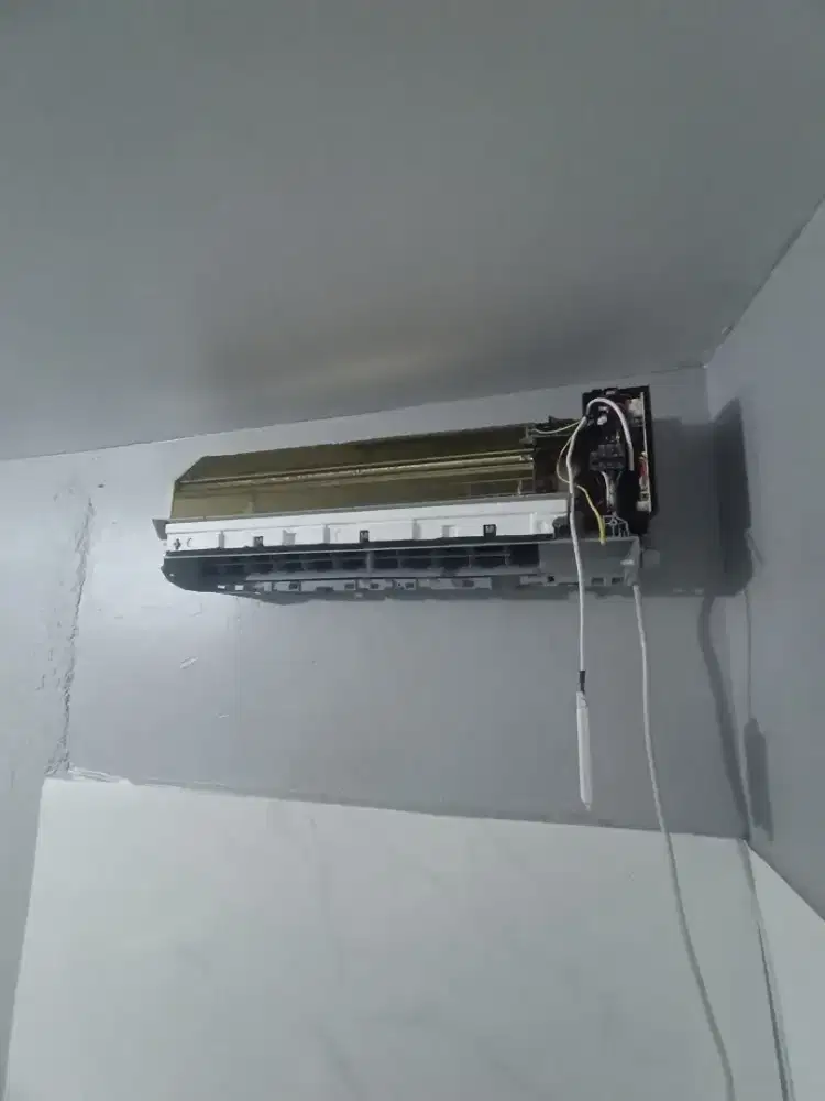 SERVICE AC PERBAIKAN DAN MAINTENANCE