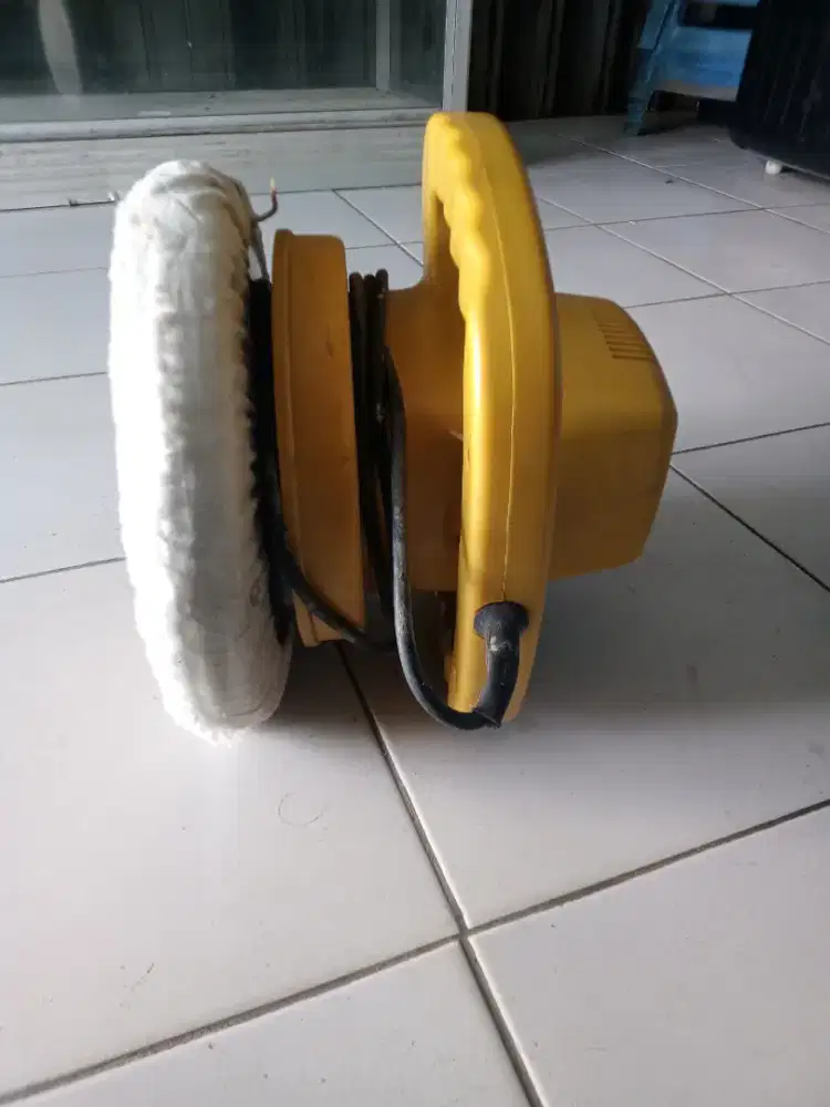 Mesin poles body mobil