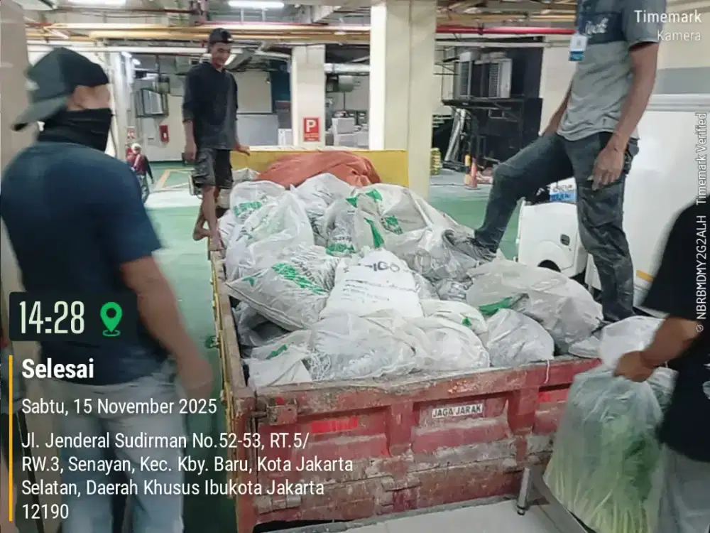 Jasa buang puing tanah