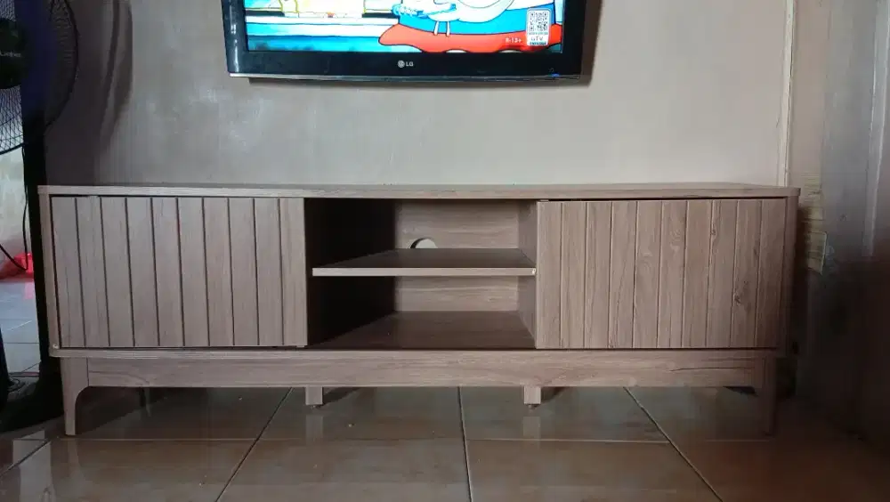Dijual Meja TV masih sangat Mulus