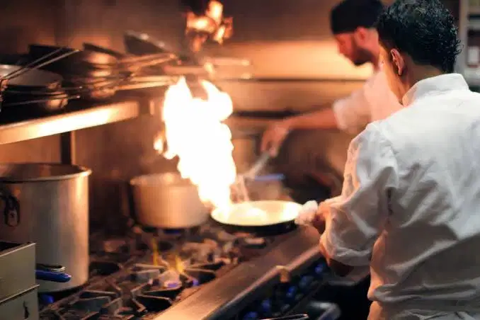 CREW dapur Rumah makan