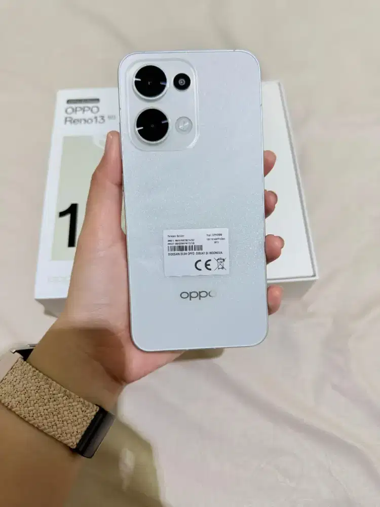 Oppo Reno 13 5G 12/256gb masih ada garansi