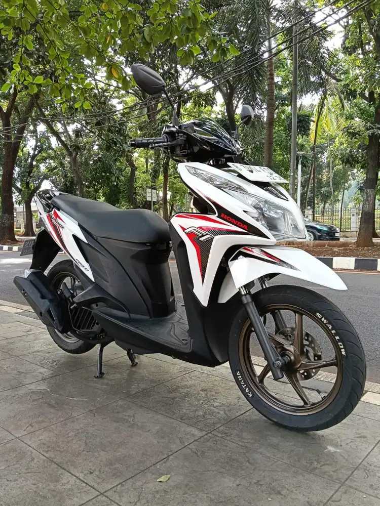 DIJUAL CASH HONDA VARIO KZR 125 CBS THN 2014 PAJAK IDUP SIAP PAKAI