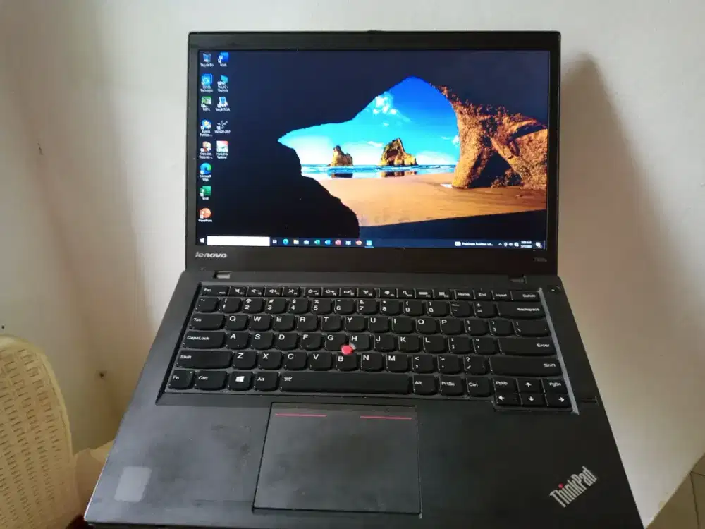 Laptop lenovo thinkpad t440 i5 ssd ngebut