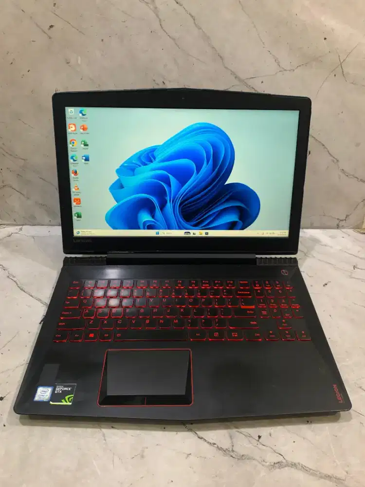 Laptop Lenovo Y520-15IKBN core i7 gen7 ram 8gb ssd 256gb double Nvidia