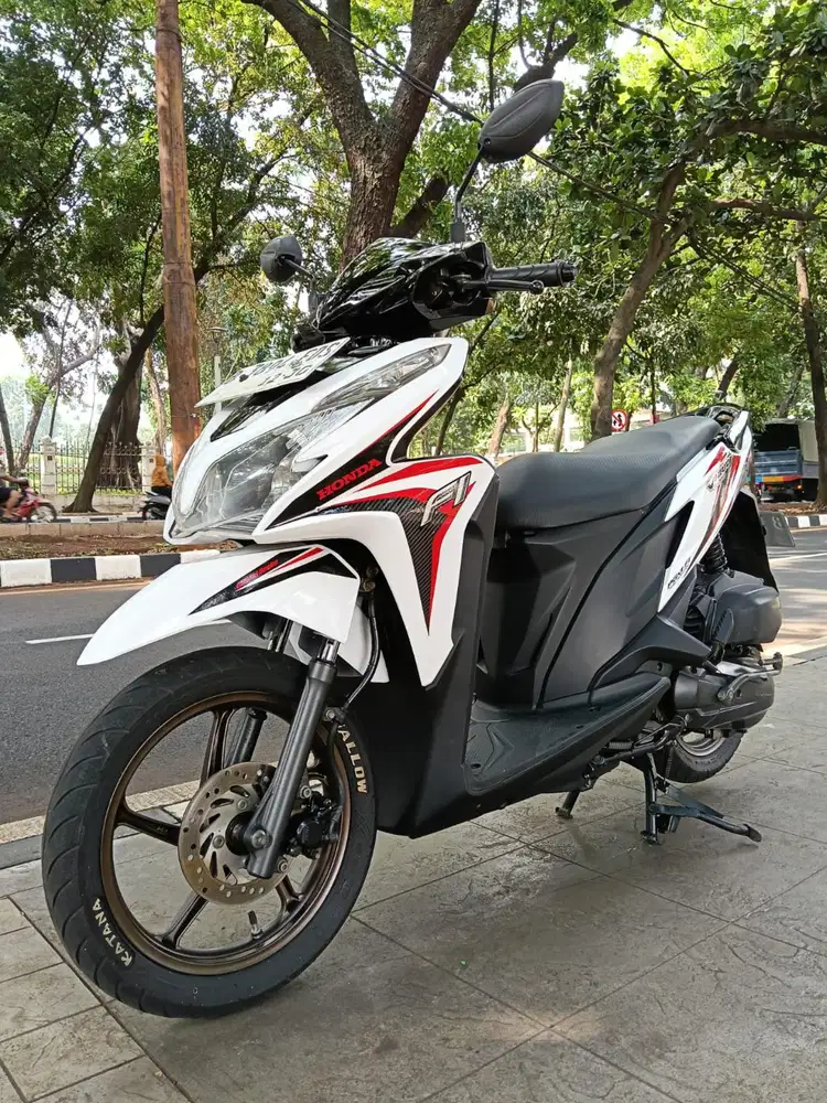 DIJUAL CASH HONDA VARIO KZR 125 CBS THN 2014 PAJAK IDUP SIAP PAKAI
