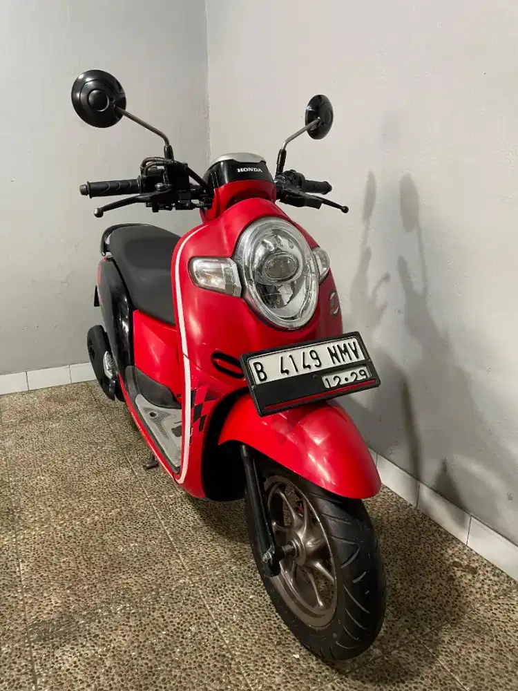 HONDA SCOOPY 2018