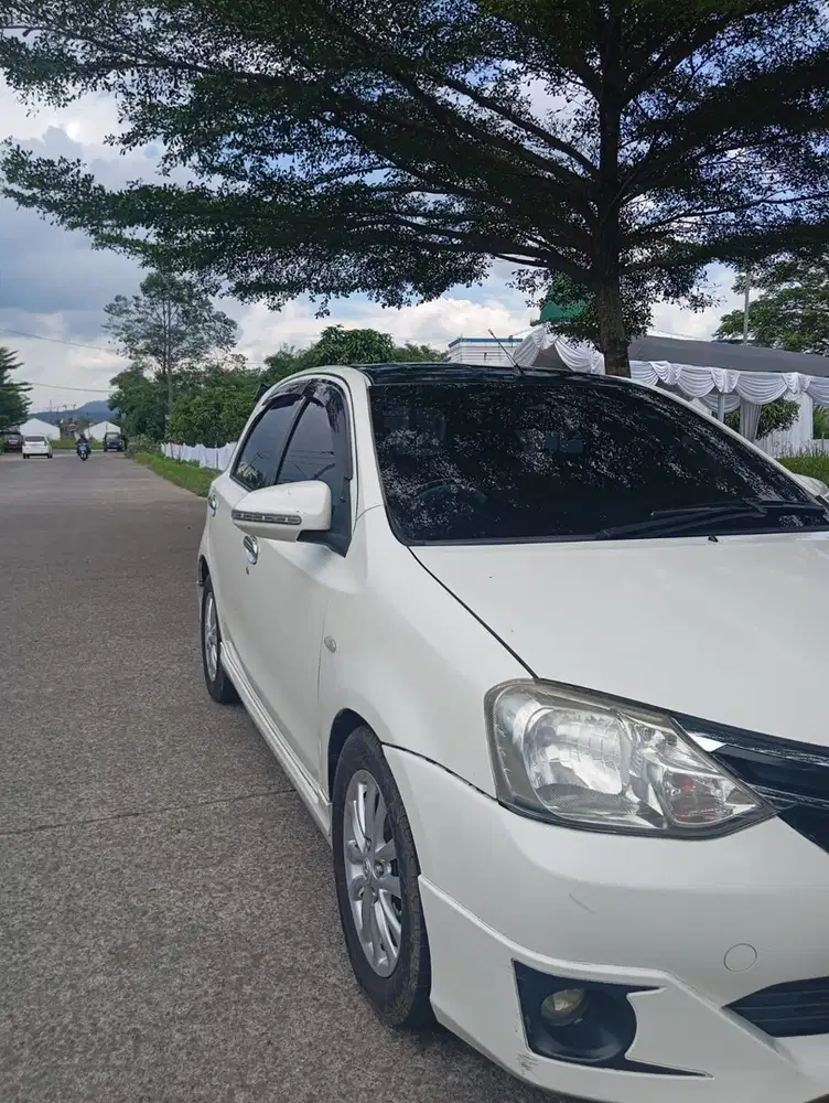Toyota Etios Valco 2013 Bensin