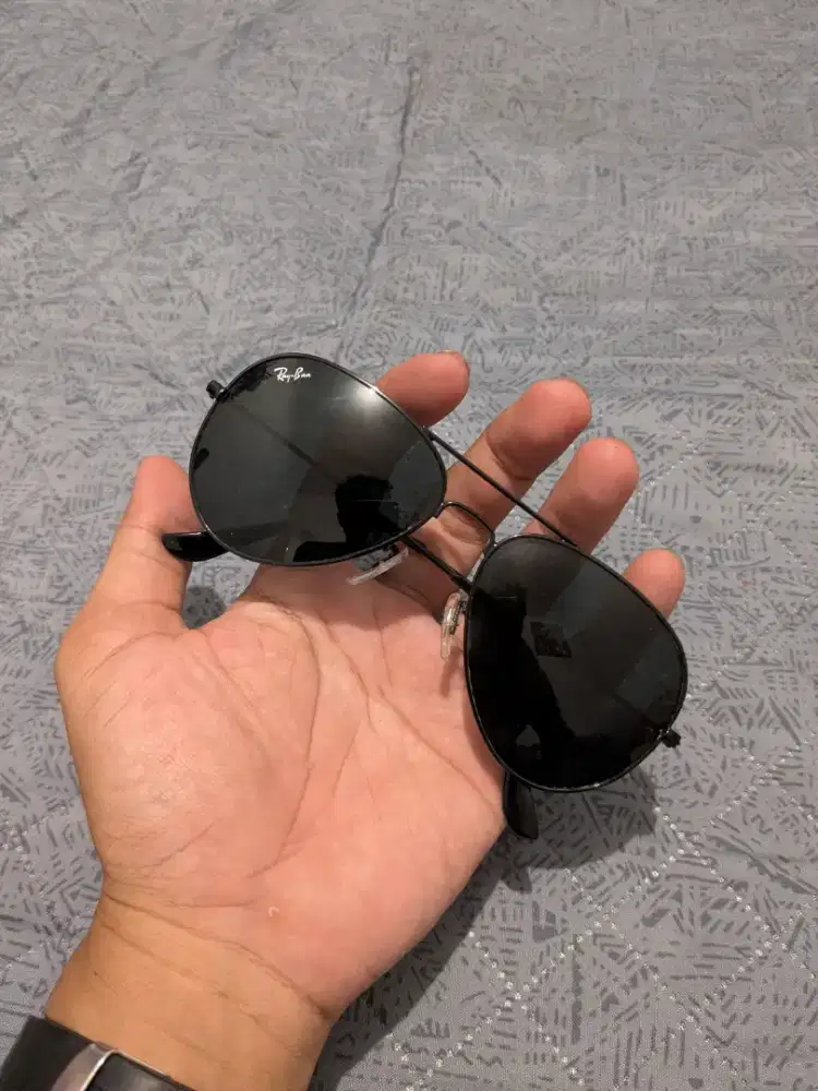 Kacamata hitam rayban aviator original