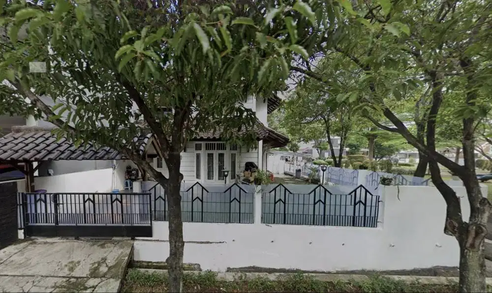 Rumah Strategis Posisi Hook di Sektor 5 Bintaro OM-17348